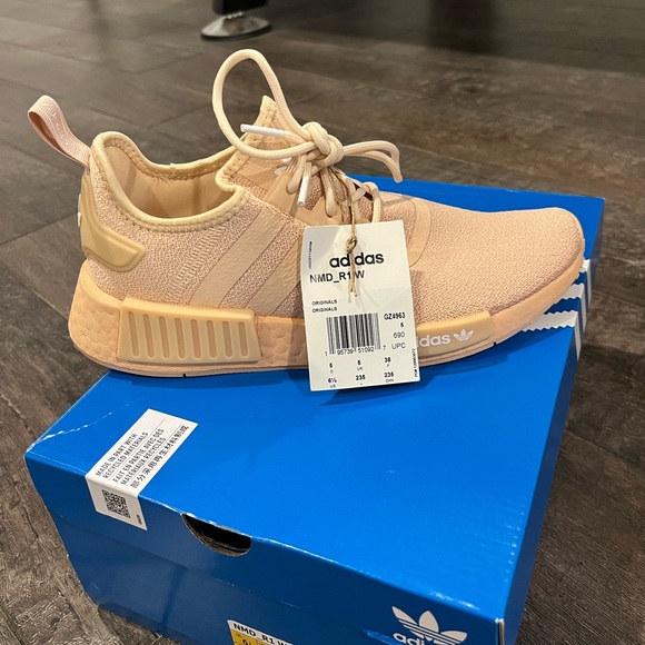 Women’s Runners - Picture 5 of 6